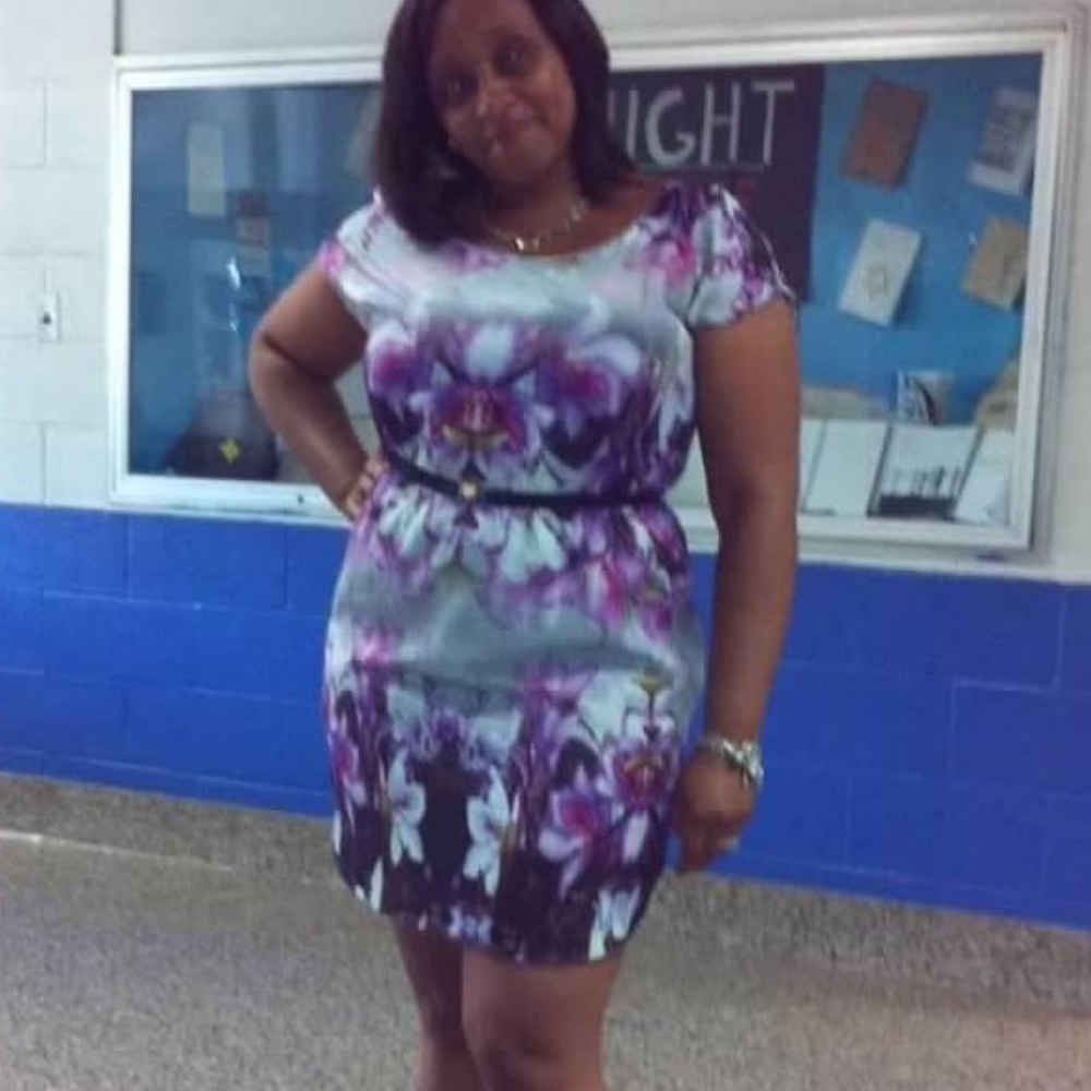 Express Lavender Floral Dress/Belt Broken